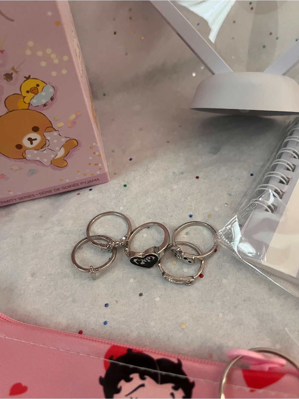 Kawaii Gift Bundle: Betty Boop, Hello Kitty, Rilakkuma & Accessories - Picture 4 of 5